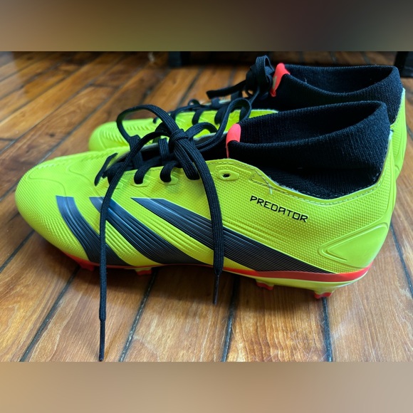 Adidas Predator League Sock FG Firm Ground Soccer Cleats 7.5 W 6.5 M - Picture 1 of 4